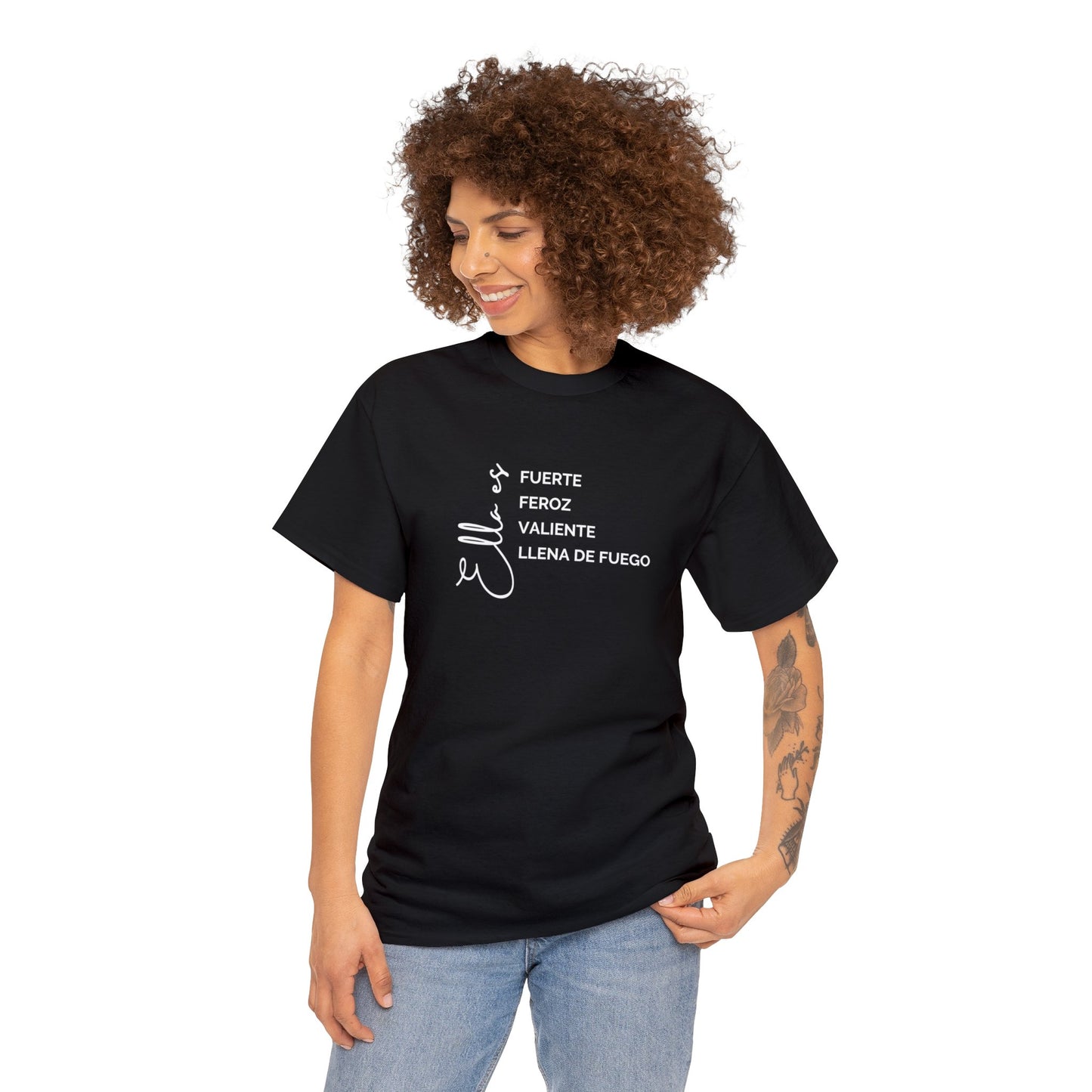 Ella es fuerte, feroz, valiente, llena de fuego Shirt | feminista | chica fuerte | día de la mujer shirt 💜