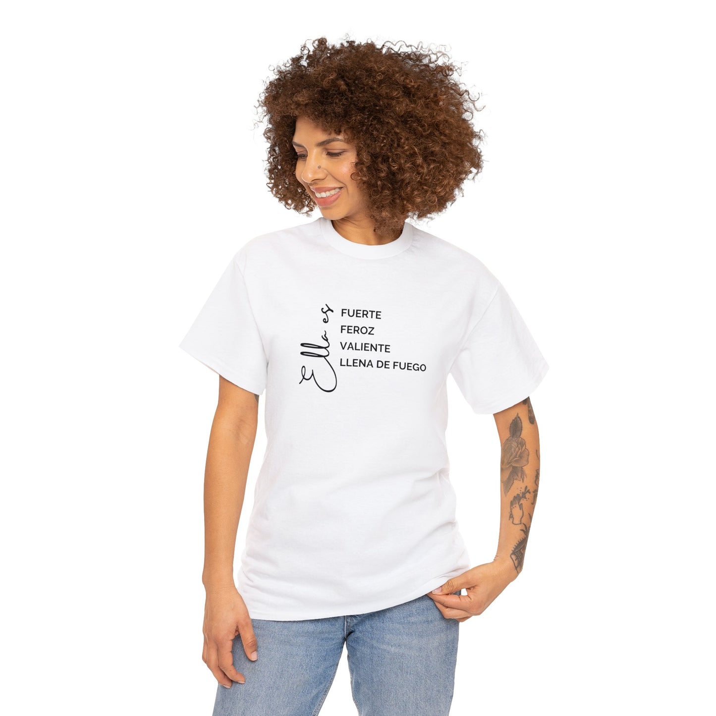 Ella es fuerte, feroz, valiente, llena de fuego Shirt | feminista | chica fuerte | día de la mujer shirt 💜