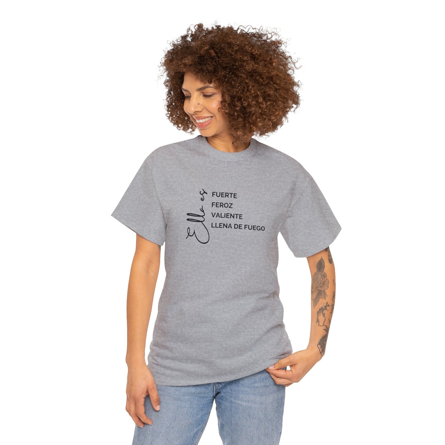 Ella es fuerte, feroz, valiente, llena de fuego Shirt | feminista | chica fuerte | día de la mujer shirt 💜