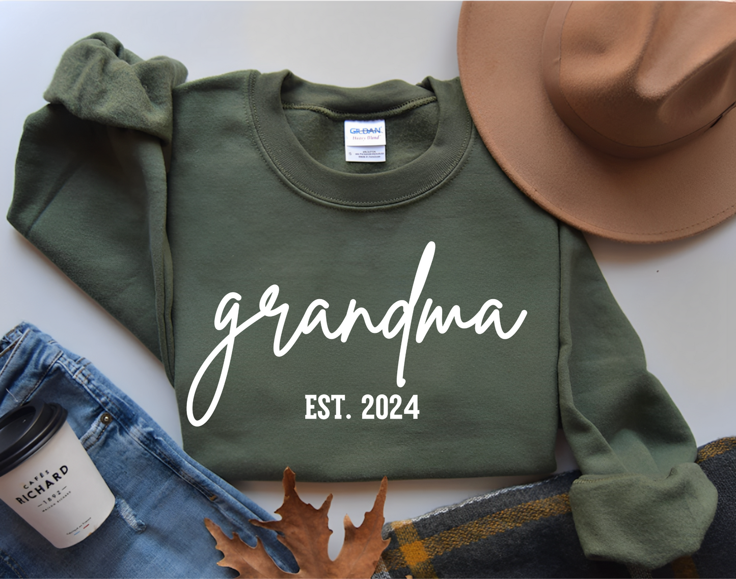 Personalized Grandma Est Sweatshirt, Gift for Grandmother, Nana SweatshirT, Mommy Shirt, Mothers Day Gift, Choose Your Year, Gift for Grandma