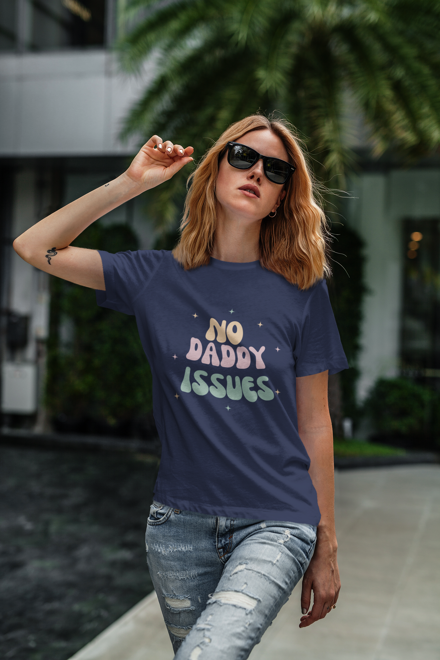 No daddy issues T-shirt | Humor T- shirt | Sarcastic Funny Shirt | Gift Idea.